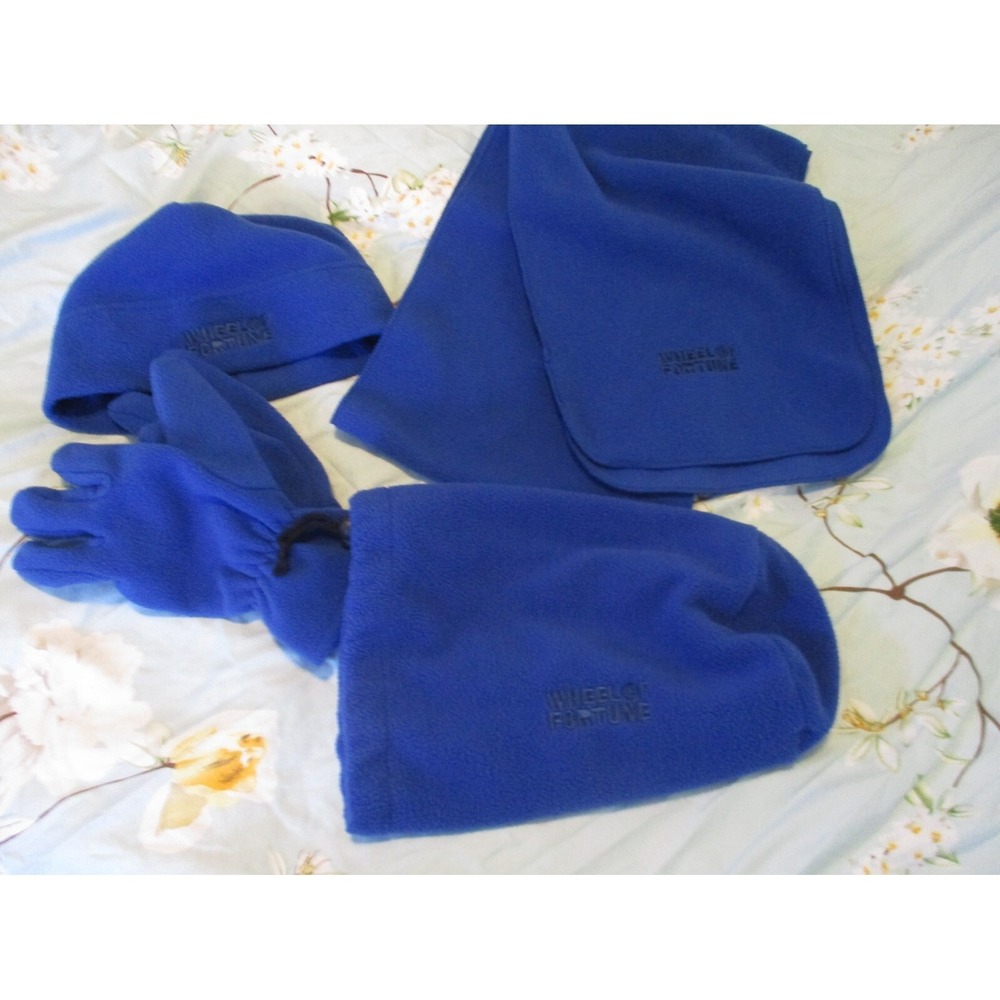 Wheel Of Fortune Audience Swag Fleece Scarf Hat Gloves & Bag
